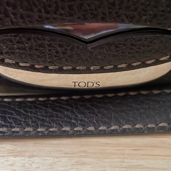 Tods brown pebble leather with chain strap medium purse handbag - Picture 2 of 7